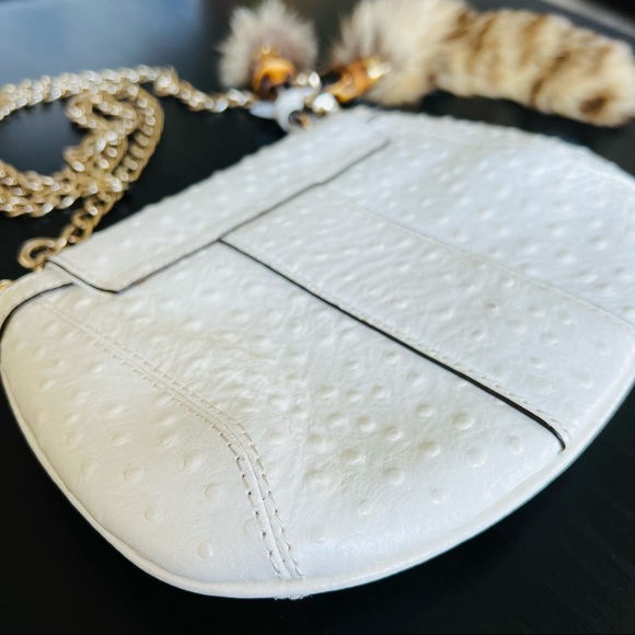 GUCCI Smilla Ostrich handbag/clutch with racoon tails - Picture 5 of 12
